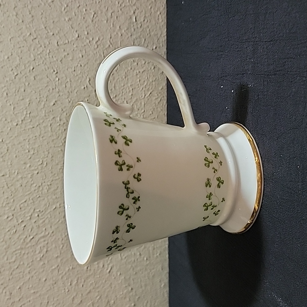 Royal Tara Ireland Fine Bone China Shamrock Mug
